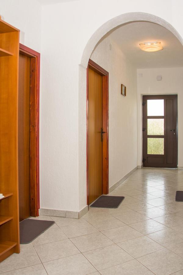 Apartman Gromila Сень Экстерьер фото